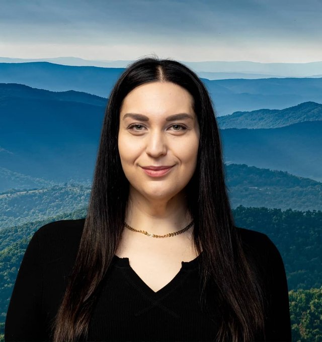 Savannah, Finance Manager at Bear Mountain Custom Painting