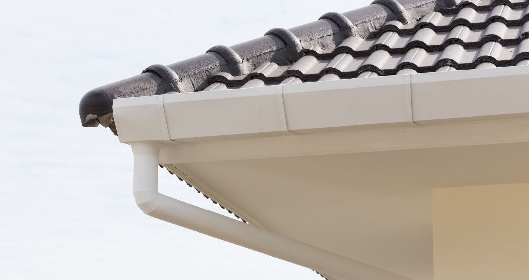 4 Warning Signs Your Gutters Have Damage